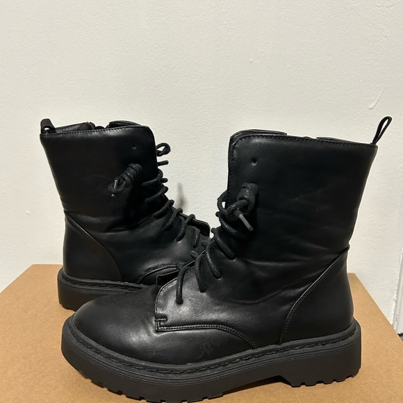 Ruby by Cotton On Combat boots - Picture 2 of 3